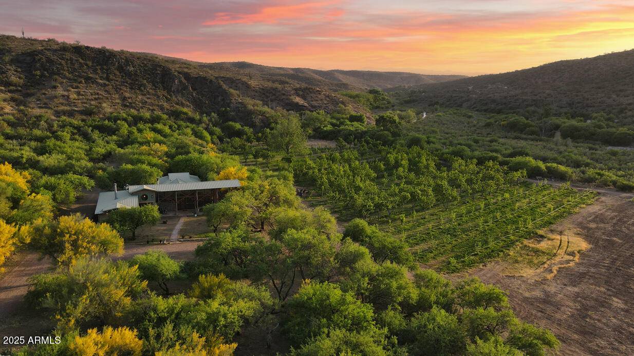 89395 E ARAVAIPA Road, Winkelman, AZ 85192