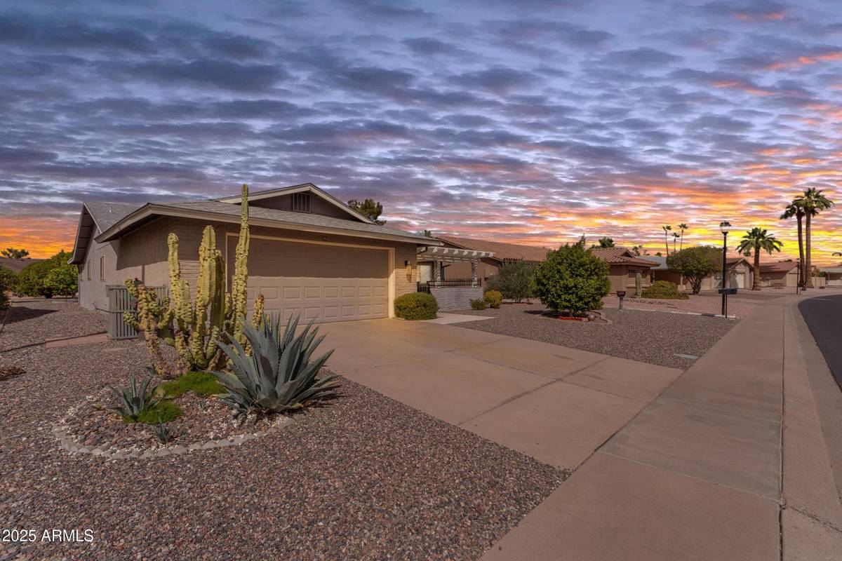 Mesa, AZ 85206,986 LEISURE WORLD --