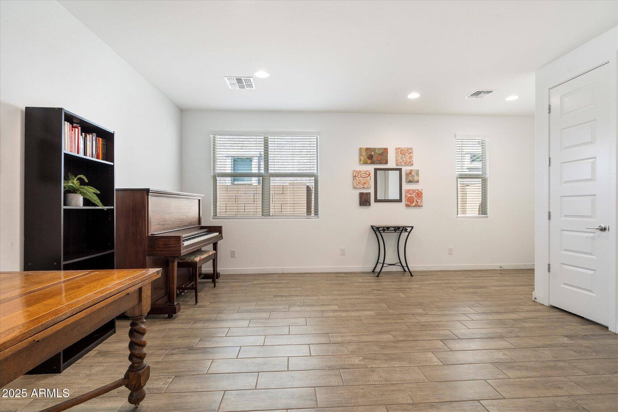Phoenix, AZ 85041,2539 W Hidalgo Avenue