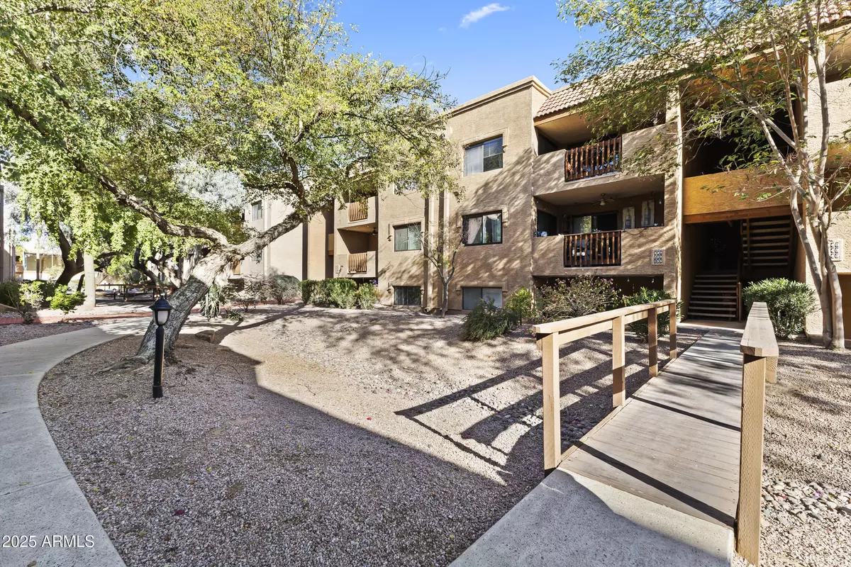 Scottsdale, AZ 85251,3031 N CIVIC CENTER Plaza #339