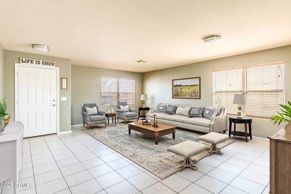 8163 E Posada Avenue, Mesa, AZ 85212