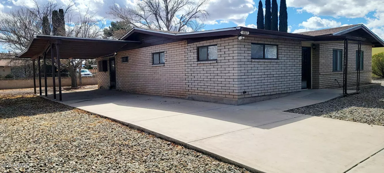 1002 E MESCAL Drive, Pearce, AZ 85625