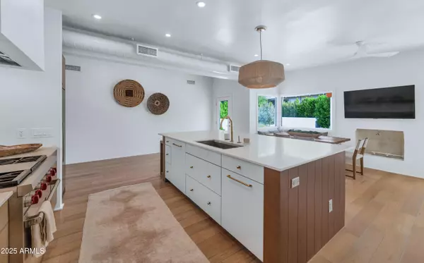 Scottsdale, AZ 85251,37 Spur Circle