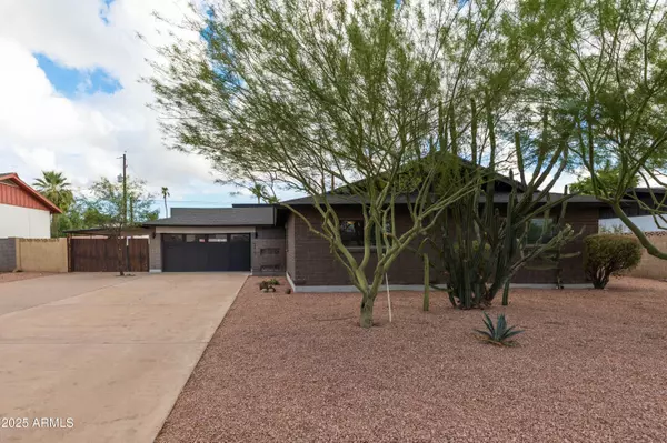 210 E RIVIERA Drive, Tempe, AZ 85282