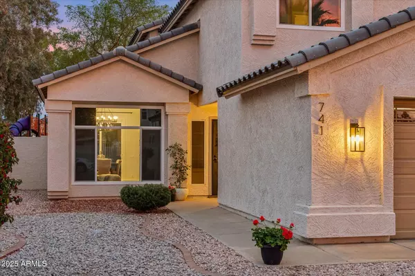 741 N Cholla Street,  Chandler,  AZ 85224