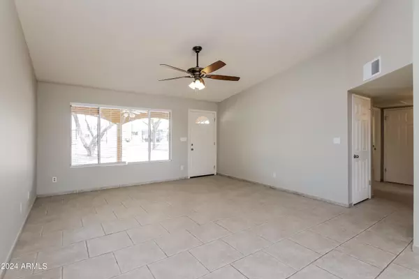 Phoenix, AZ 85043,3933 S 82ND Drive