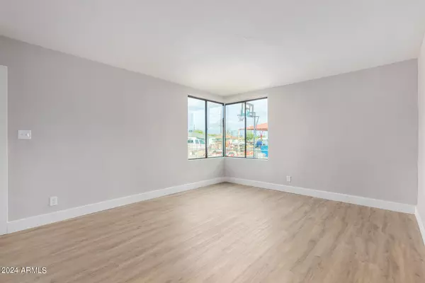 Phoenix, AZ 85008,3331 E MCKINLEY Street