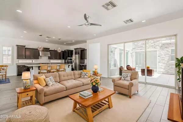 Gilbert, AZ 85297,1095 E KNIGHTSBRIDGE Way