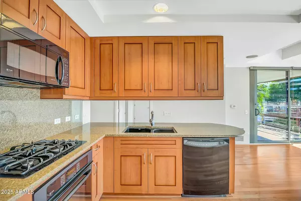 Scottsdale, AZ 85251,7137 E RANCHO VISTA Drive #6009