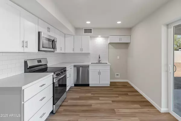 Peoria, AZ 85345,10819 N 73RD Drive