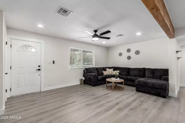 Phoenix, AZ 85040,2161 E Corona Avenue
