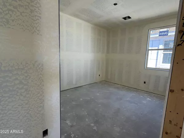 Tolleson, AZ 85353,9614 W PARKWAY Drive