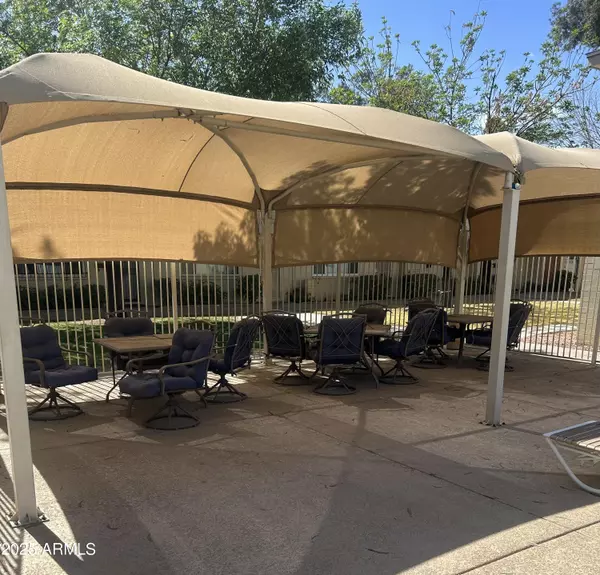 Phoenix, AZ 85017,2605 W Rose Lane -- #B201