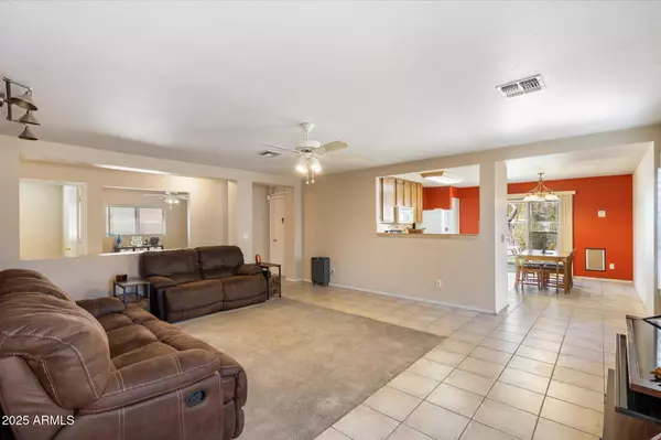 Phoenix, AZ 85083,3212 W LUCIA Drive