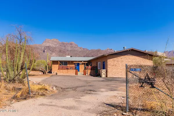Apache Junction, AZ 85119,765 S GERONIMO Road