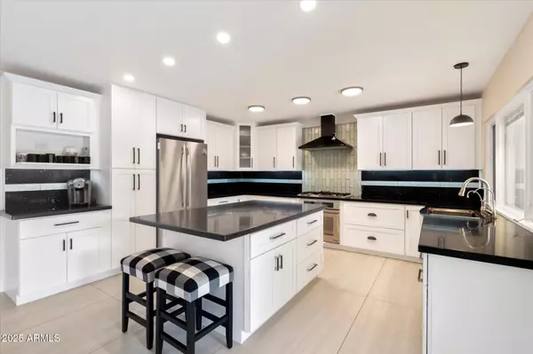 339 W SOUTHERN HILLS Road, Phoenix, AZ 85023