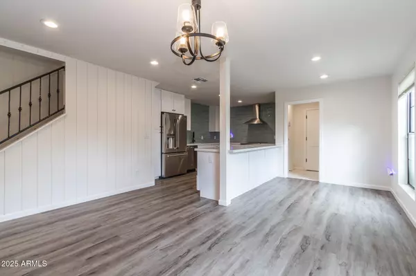 Phoenix, AZ 85021,1327 W GLENDALE Avenue