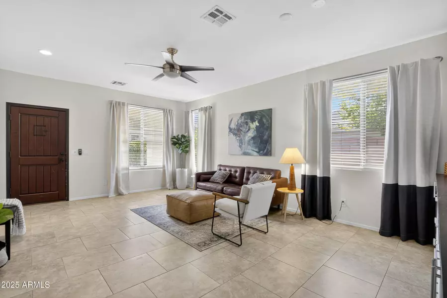 2882 E INDIAN WELLS Place, Chandler, AZ 85249