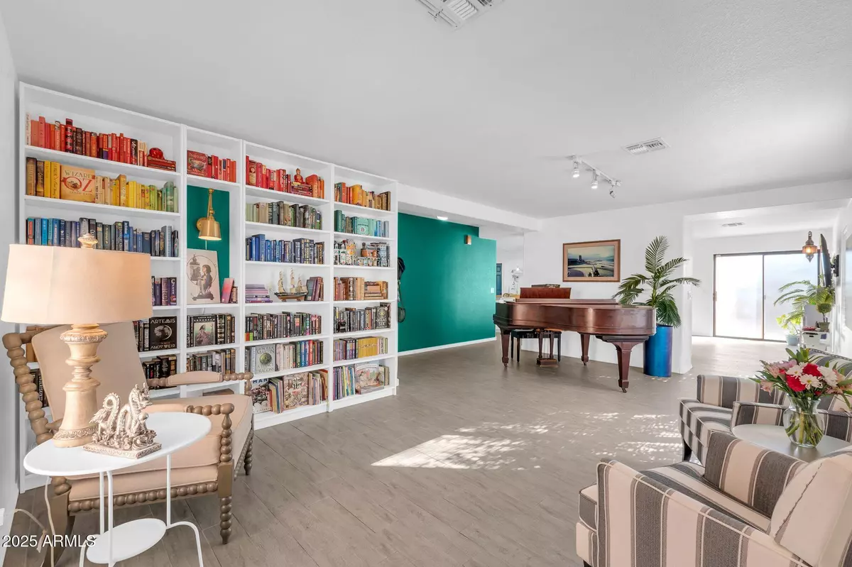 Phoenix, AZ 85024,18611 N 22nd Street #6