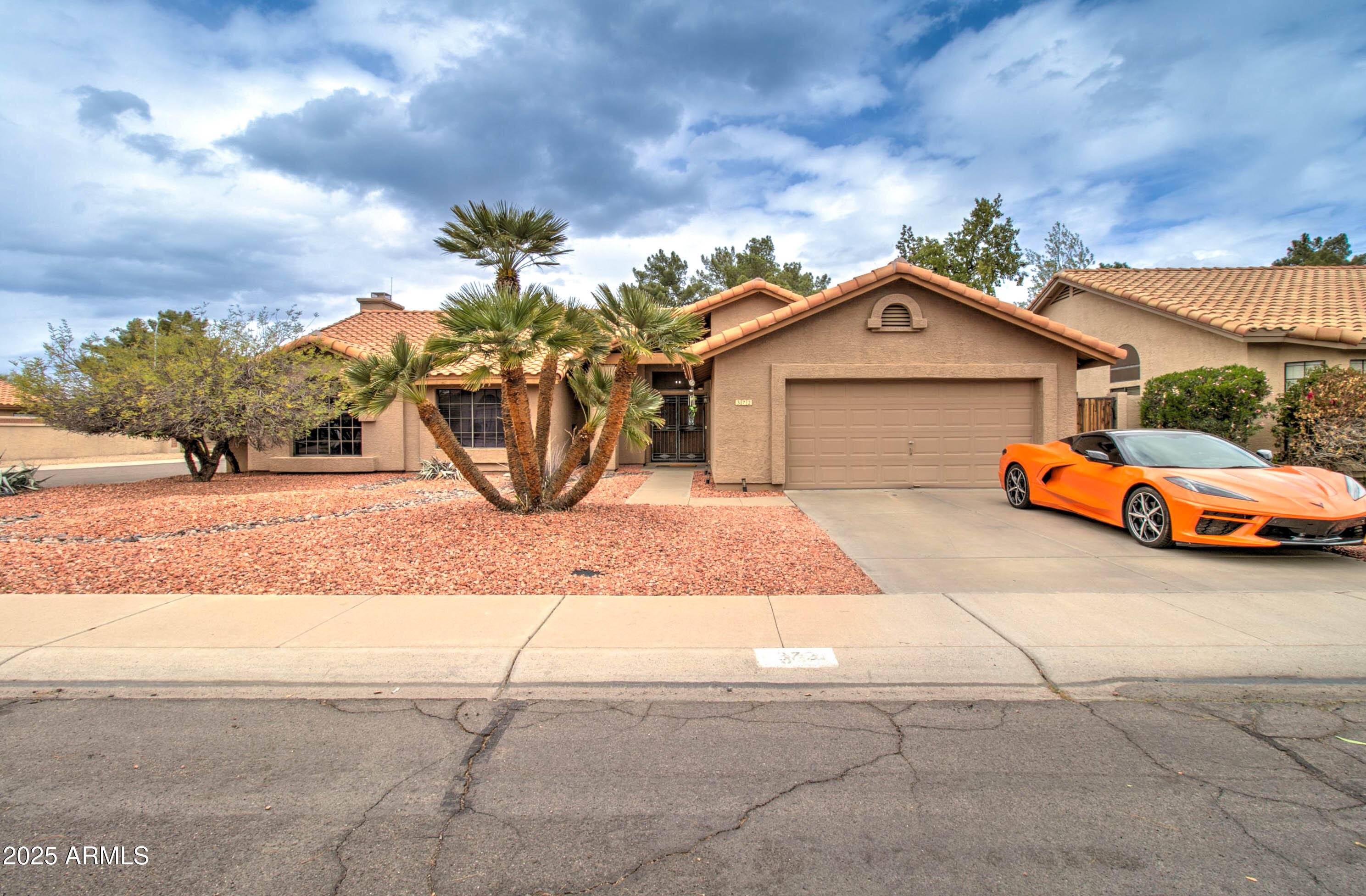 372 W LARONA Lane, Tempe, AZ 85284