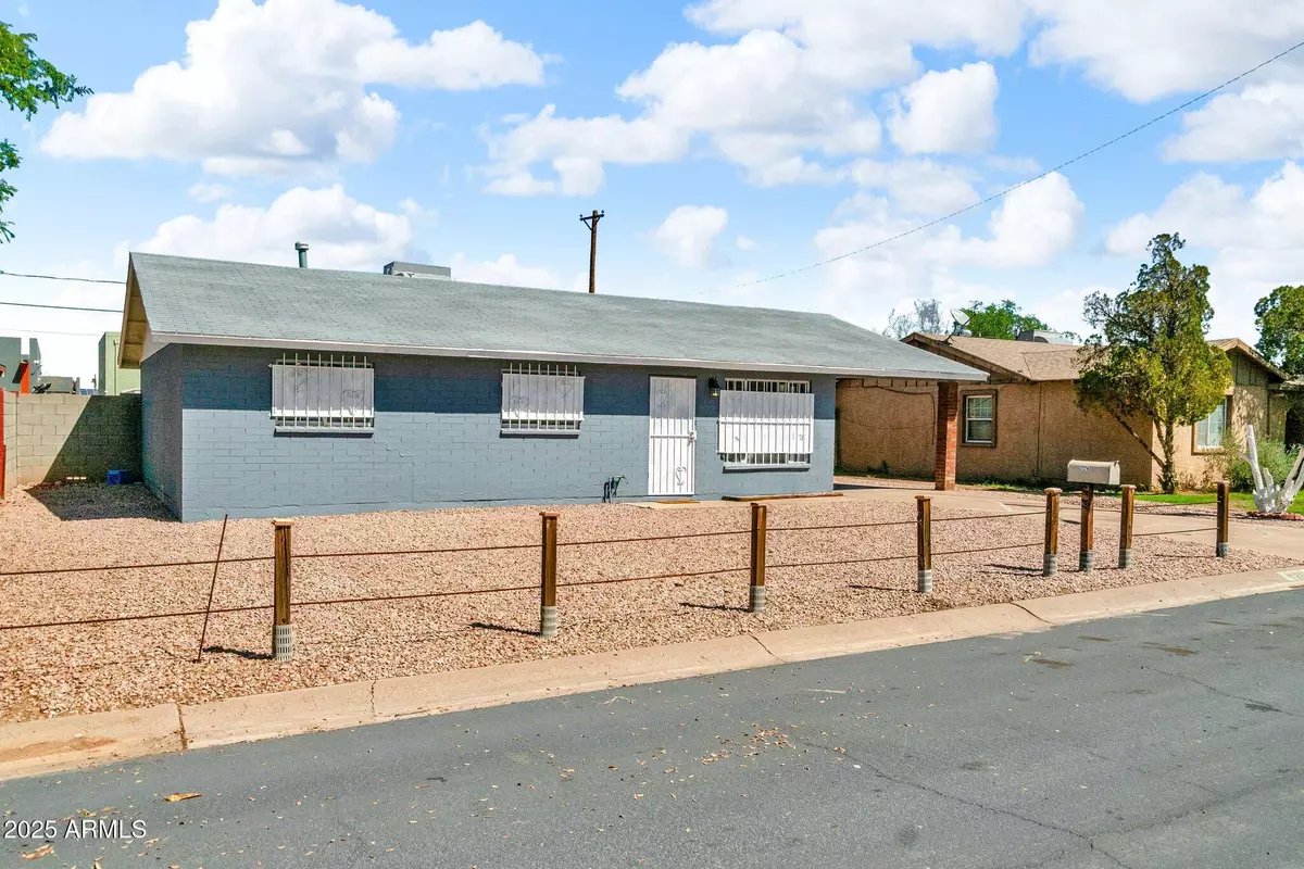 Phoenix, AZ 85040,2124 E MOBILE Lane