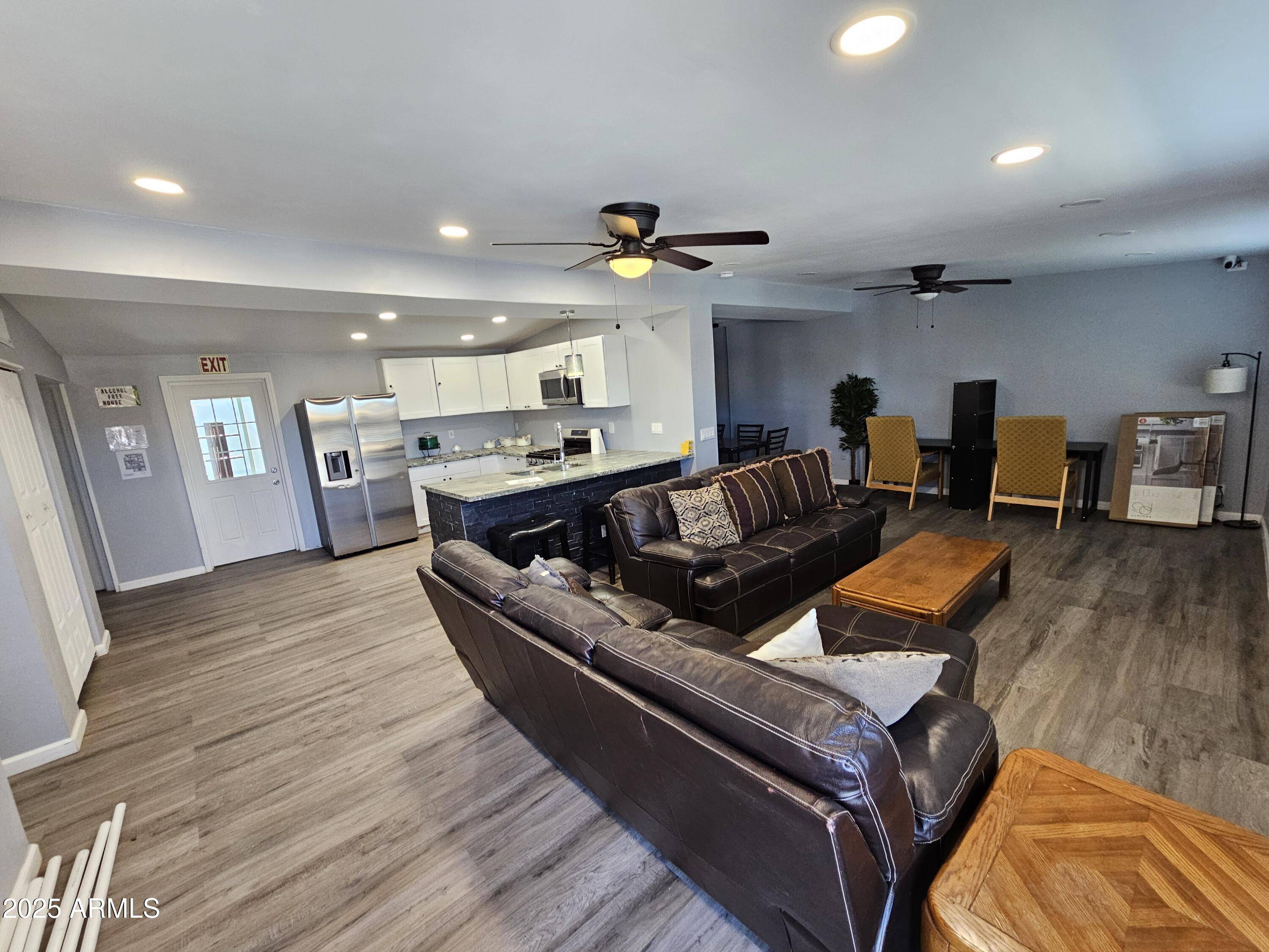 Phoenix, AZ 85042,815 E CARTER Road