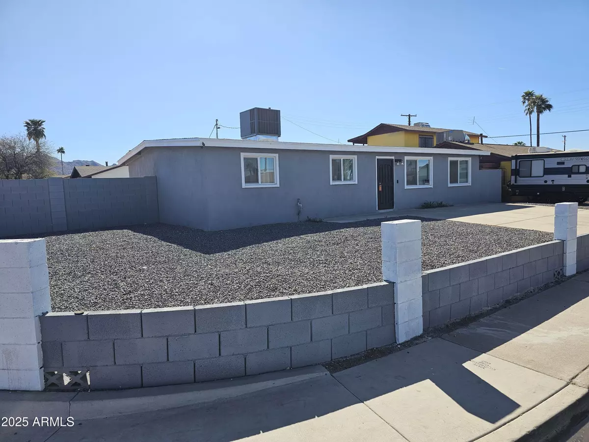 Phoenix, AZ 85042,815 E CARTER Road