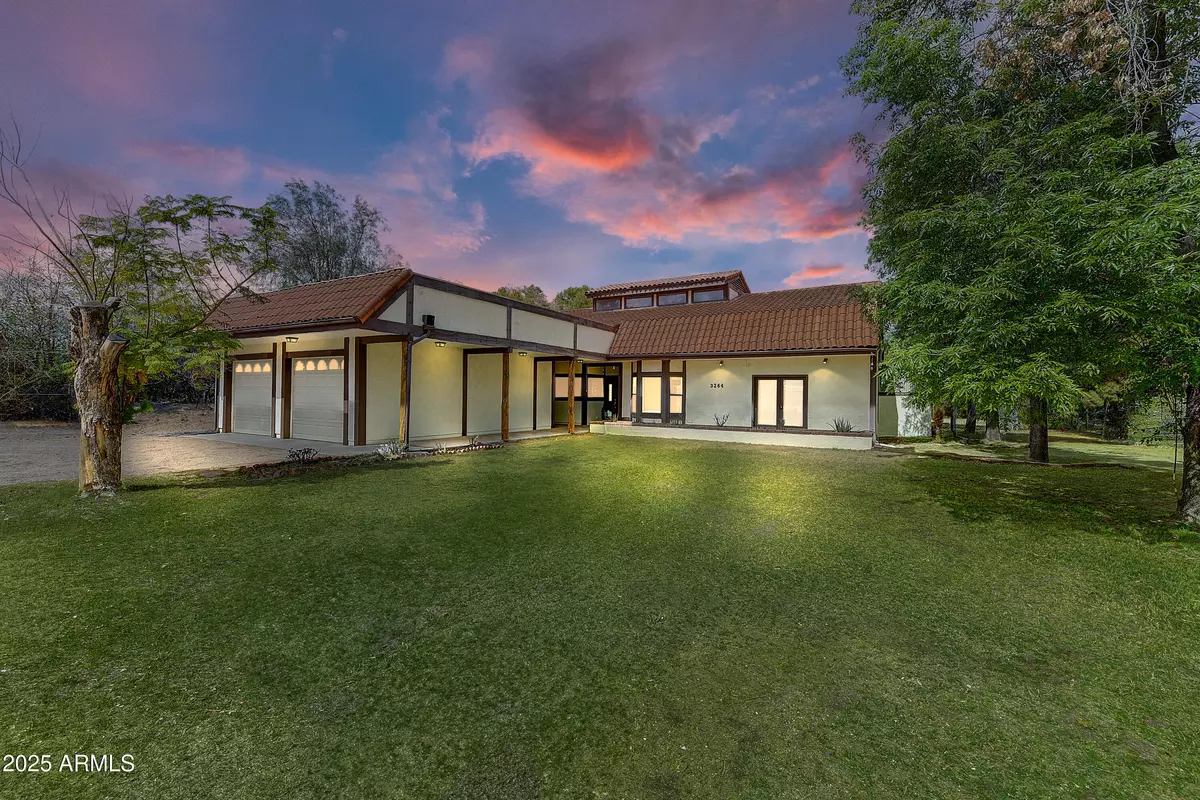 Phoenix, AZ 85042,3264 E VINEYARD Road