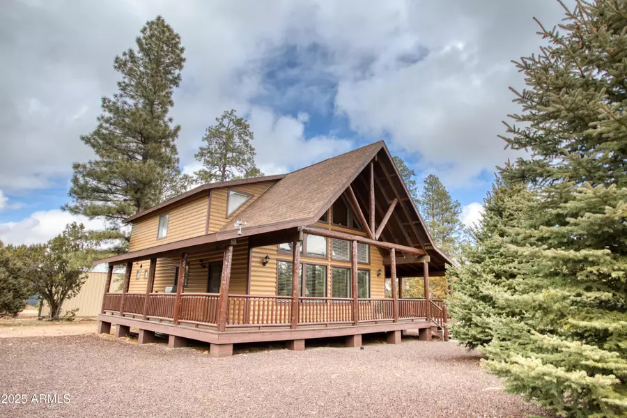 2010 CHRISTMAS PINE Road, Overgaard, AZ 85933