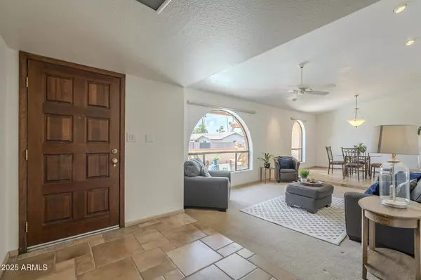 Phoenix, AZ 85022,218 E CARIBBEAN Lane