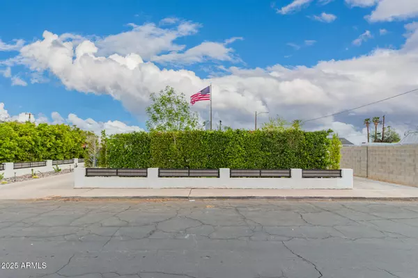 Phoenix, AZ 85014,4113 N 10TH Place