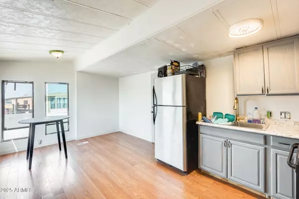 Phoenix, AZ 85042,8218 S 7th Street #163