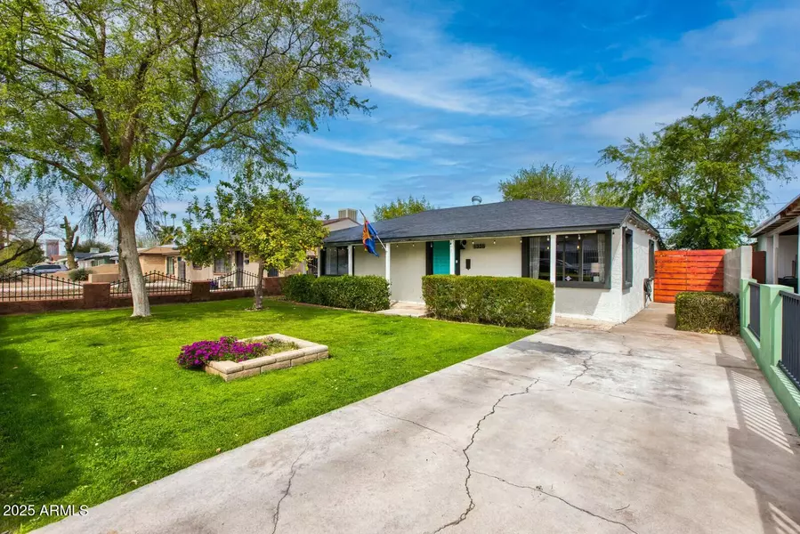 1326 E ALMERIA Road, Phoenix, AZ 85006