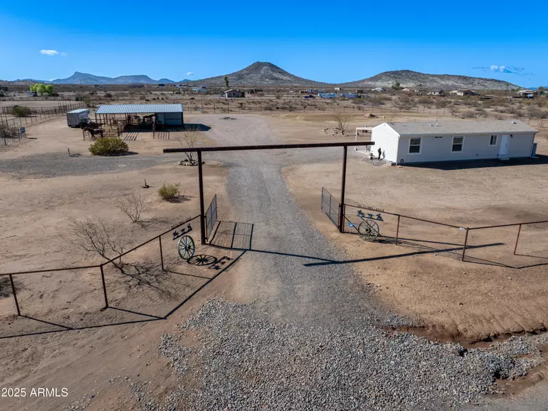 45409 W Luray Road, Wickenburg, AZ 85390