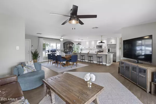 Phoenix, AZ 85016,3040 E GLENROSA Avenue