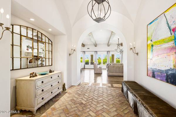 Paradise Valley, AZ 85253,8531 N 49TH Street