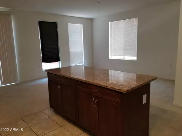 Phoenix, AZ 85022,1920 E Bell Road #1073