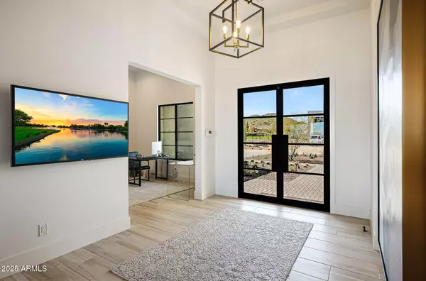 Phoenix, AZ 85085,530 E Woburn Lane
