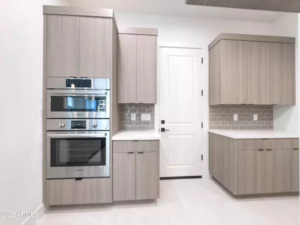 1 EASY Street #6 Carefree, AZ 85377