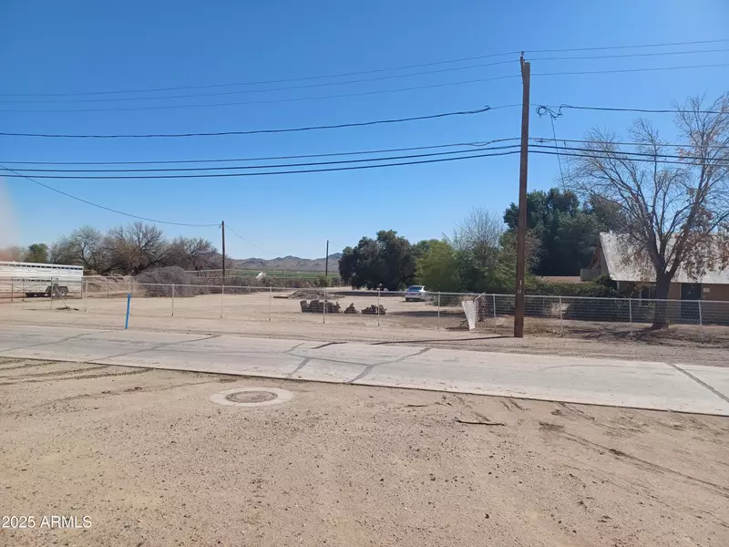 1009 E MONROE Avenue, Buckeye, AZ 85326