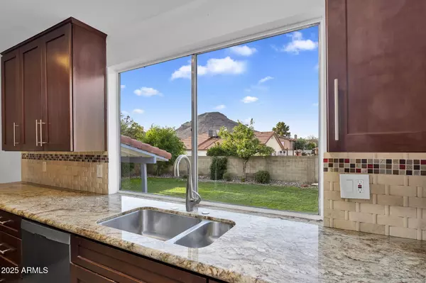 Phoenix, AZ 85022,1936 E HEARN Road