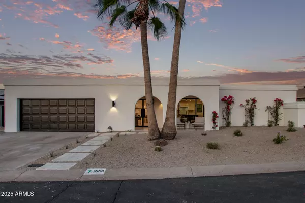 9019 N ARROYA GRANDE Drive, Phoenix, AZ 85028