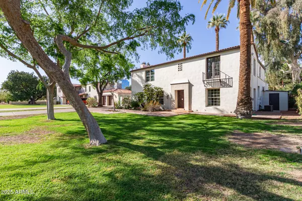 Phoenix, AZ 85012,374 E VERDE Lane