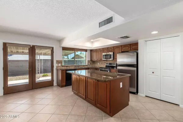 Phoenix, AZ 85024,547 E SACK Drive