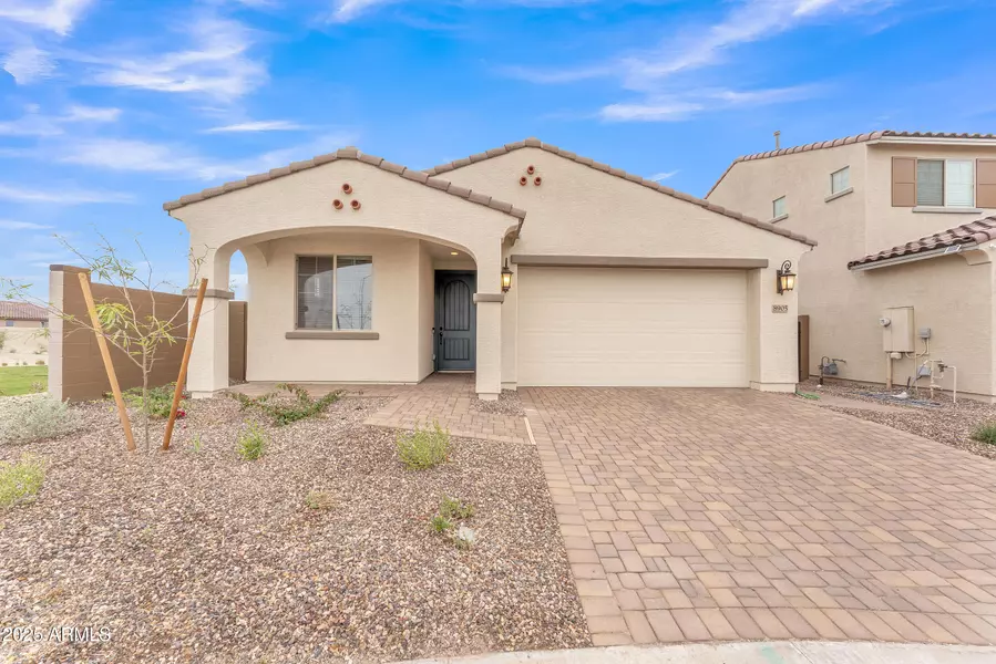 8905 W ORANGE Drive, Glendale, AZ 85305