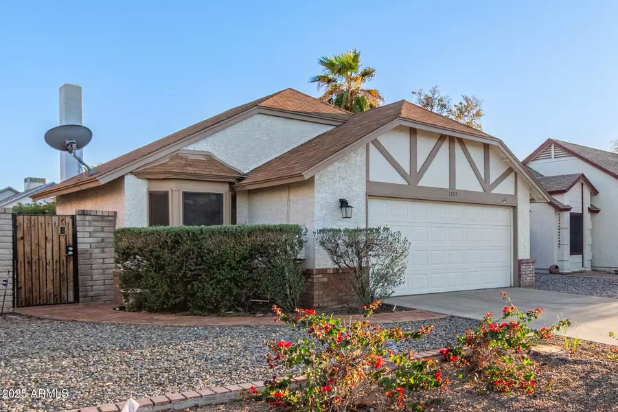 1705 E JUANITA Avenue, Mesa, AZ 85204