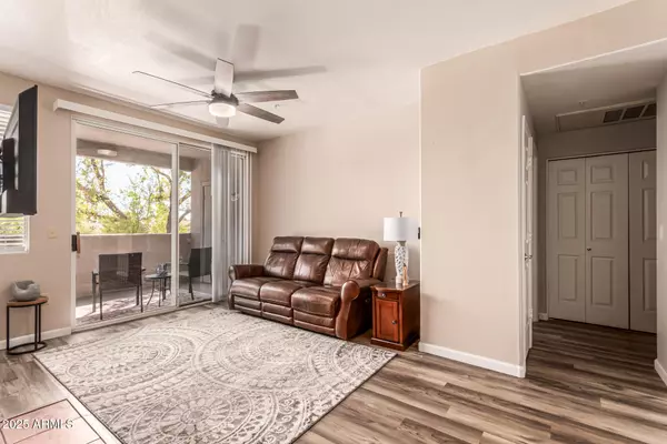 Phoenix, AZ 85048,3830 E LAKEWOOD Parkway E #2042