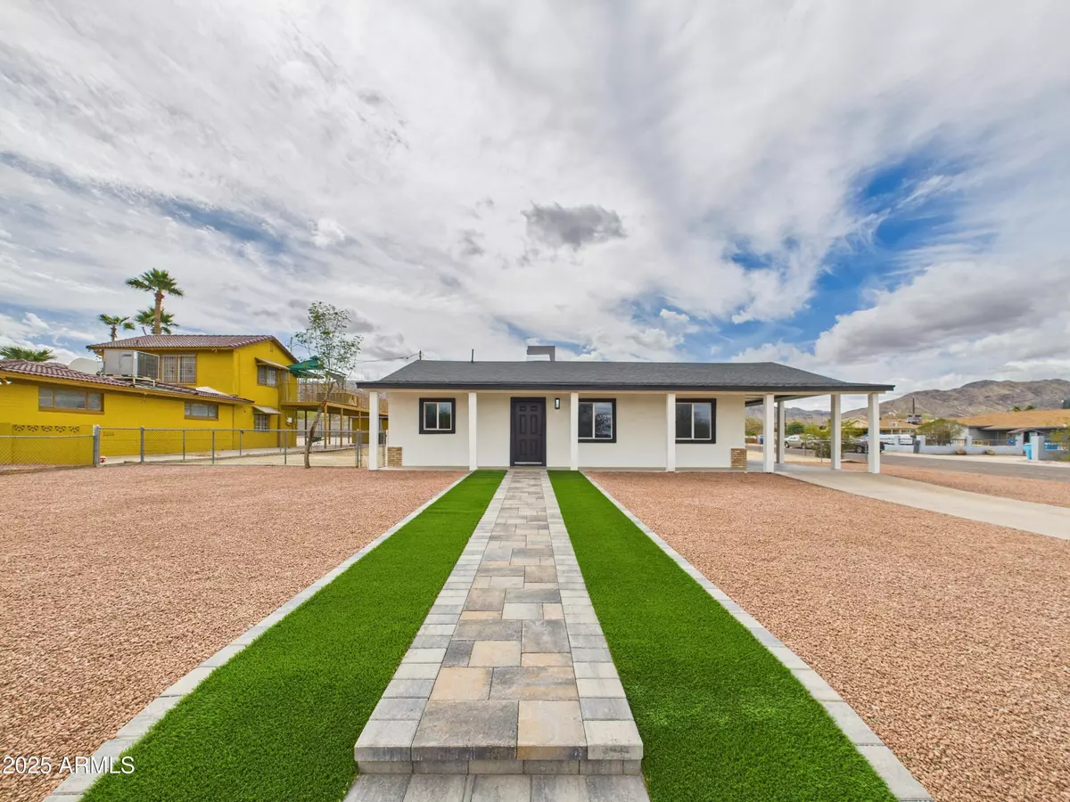 Phoenix, AZ 85041,219 W Paseo Way