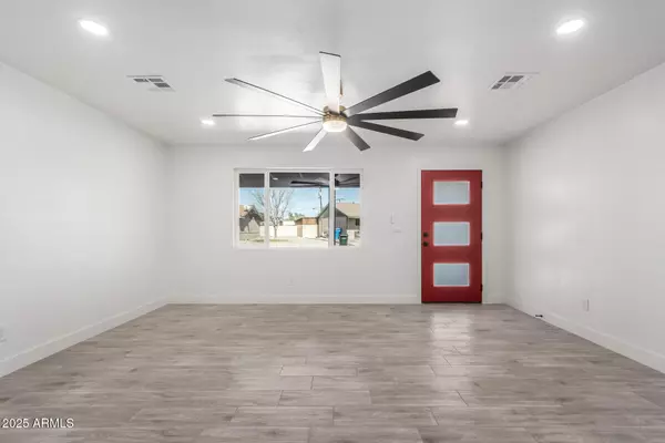 Phoenix, AZ 85029,3029 W WINDROSE Drive