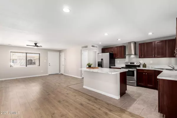 Phoenix, AZ 85032,14432 N 39TH Way